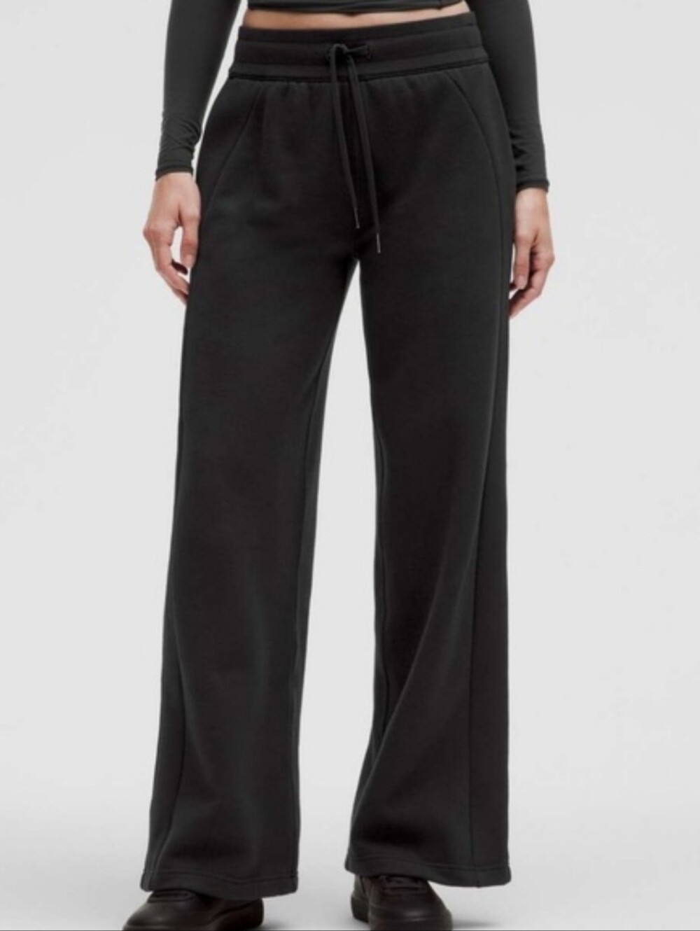 Lululemon Scuba Mid-Rise Wide-Leg Pant Short Black XXS Short